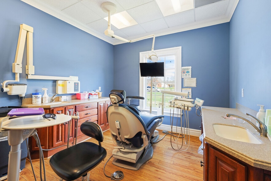 More Photos Of 10611 Greenyard Way, Chester Medical For Sale