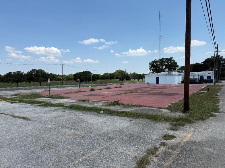 More Photos Of 201 S 2nd St, Copperas Cove Land For Sale