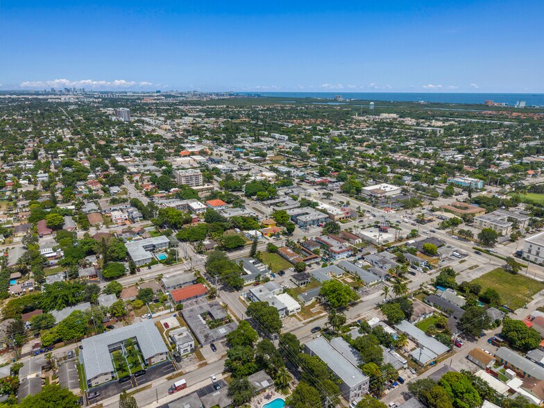 More Photos Of 1859 Lincoln St, Hollywood Apartments For Sale
