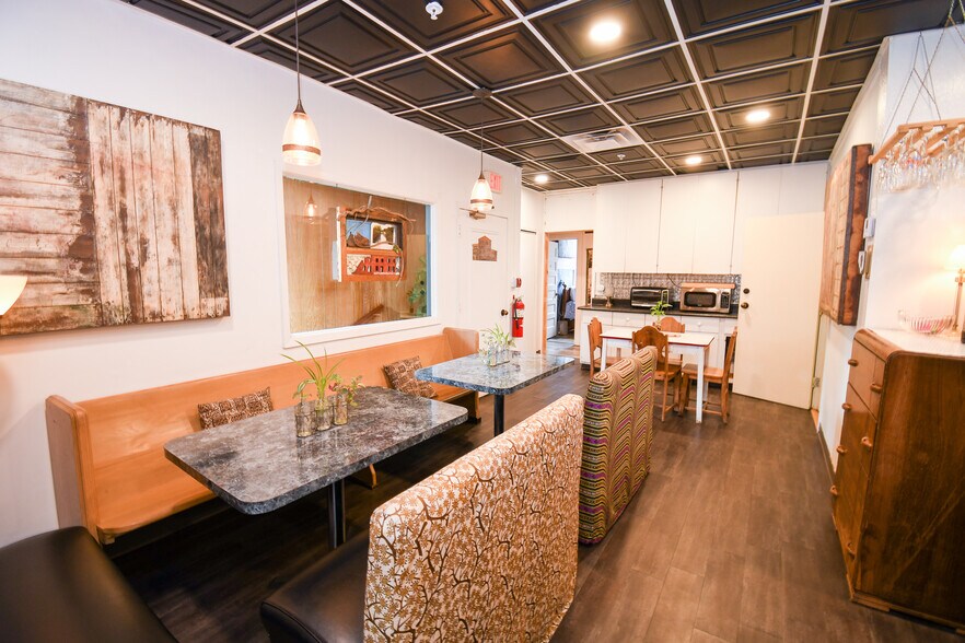 More Photos Of 533 W Washington Blvd, Fort Wayne Office For Sale