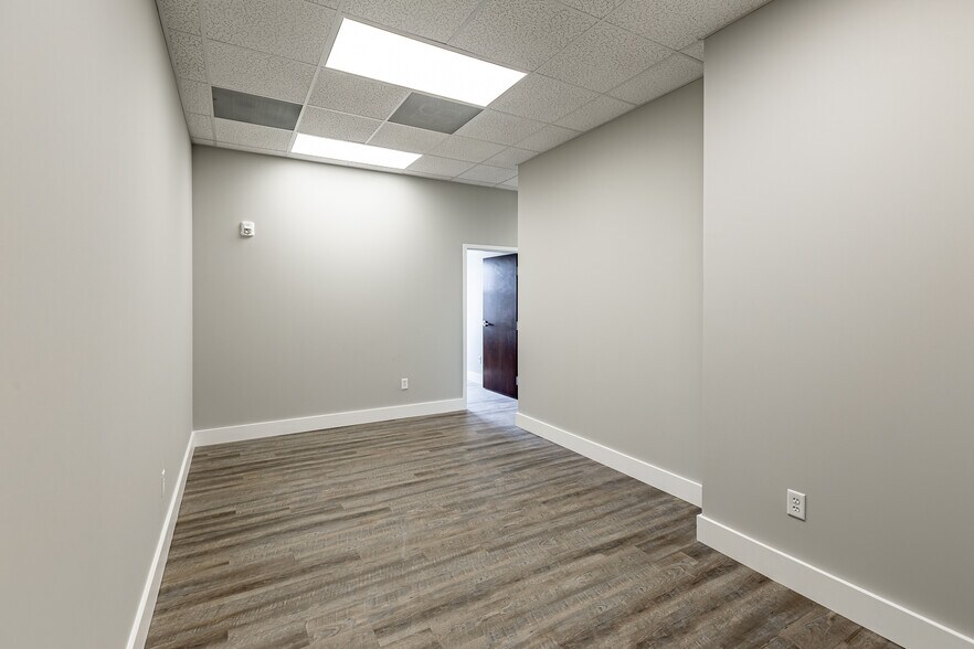 More Photos Of 1500 E Venice Ave, Venice Office For Sale