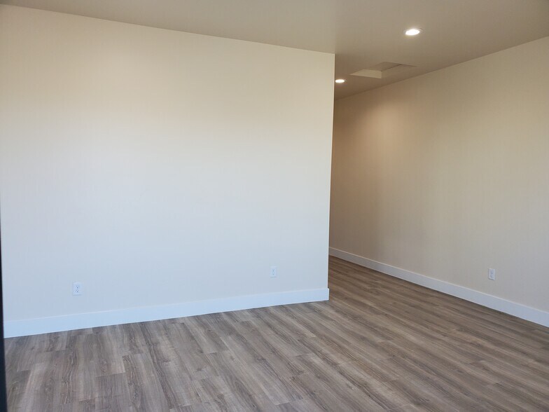 More Photos Of 3811 N Commerce Cir, Idaho Falls Light Manufacturing For Lease