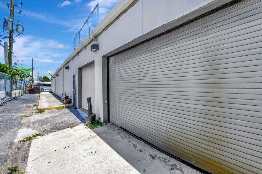More Photos Of 925 W Broward Blvd, Fort Lauderdale Auto Dealership For Lease