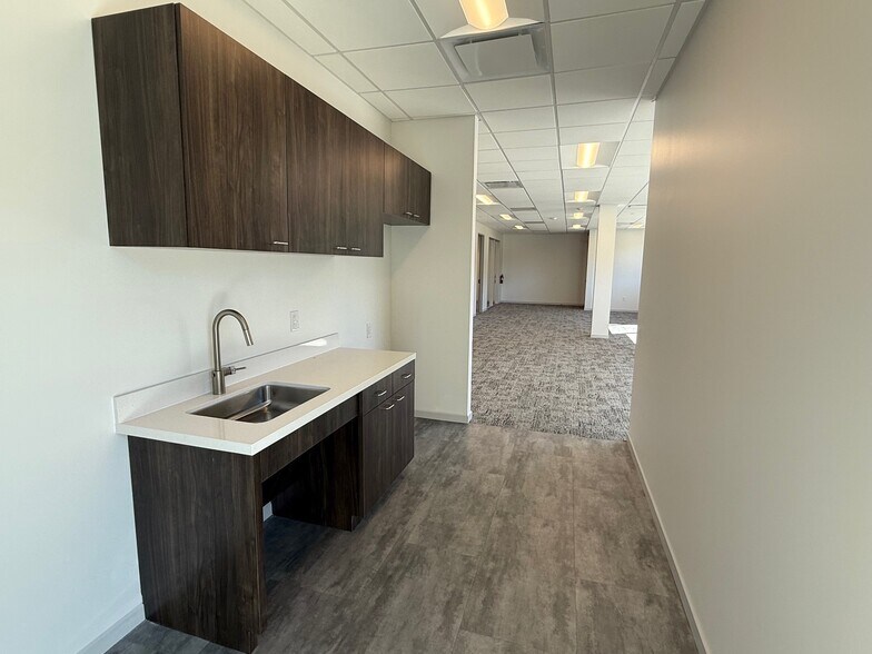 More Photos Of 20327 W Interstate 10, San Antonio Office For Lease