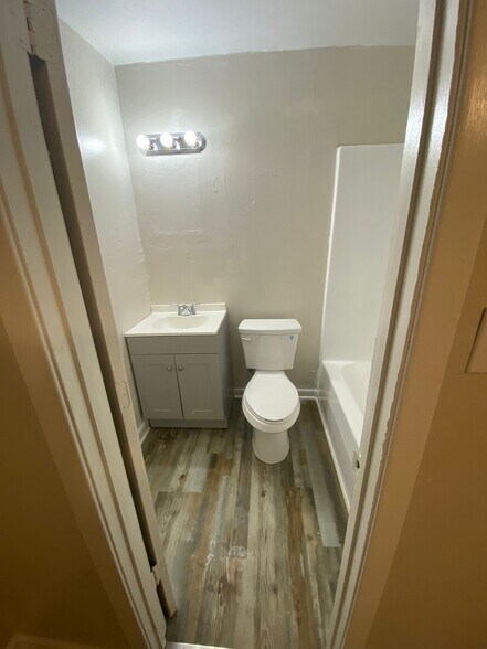 More Photos Of 507-513 E Washington Ave, Osceola Multifamily For Sale