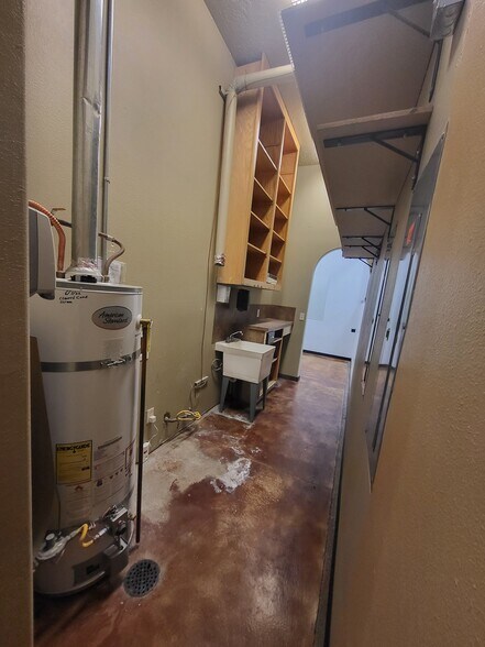 More Photos Of 669 Pioneer Rd, Rexburg General Retail For Lease