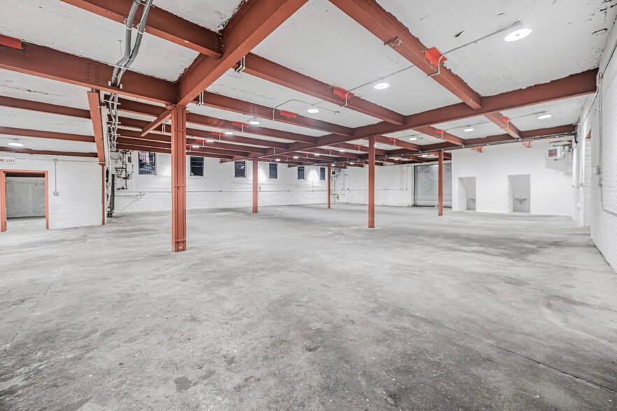 More Photos Of 284 Nepperhan Ave, Yonkers Warehouse For Lease