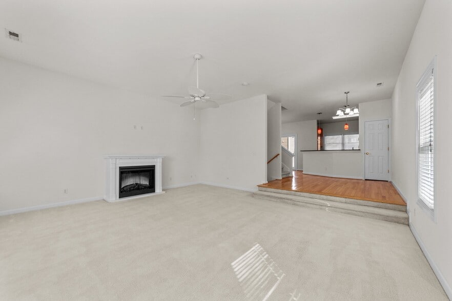 More Photos Of 2007 Baltic Ave, Virginia Beach Apartments For Sale