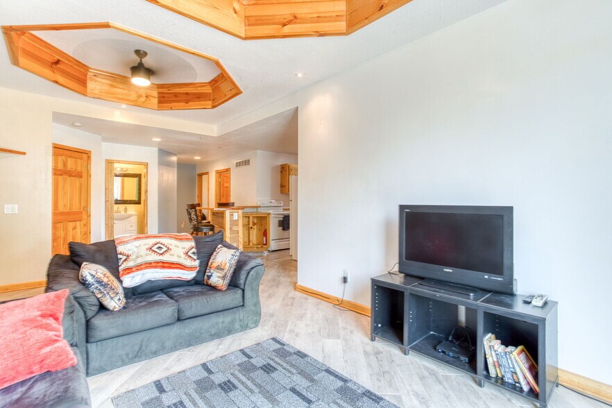 More Photos Of 3531 Wi-35, Maiden Rock Storefront Retail Residential For Sale