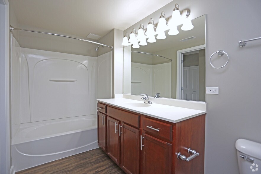 More Photos Of 1255 Town Center Rd, Vernon Hills Apartments For Lease