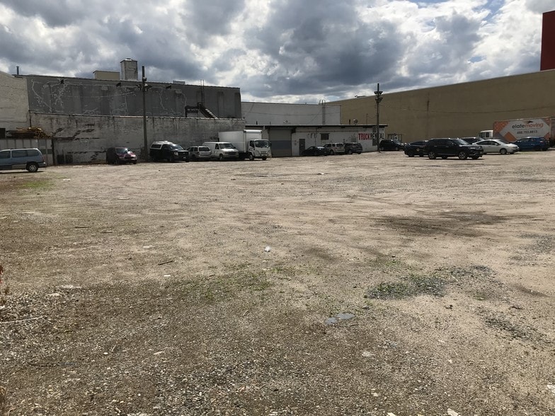 More Photos Of 386 3rd Ave, Brooklyn Warehouse For Lease