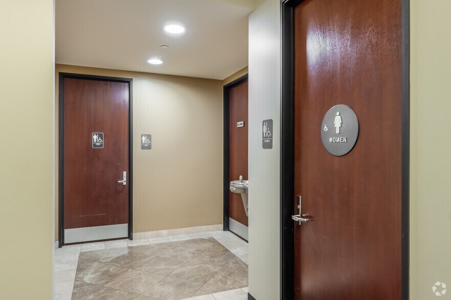 More Photos Of 25251 Paseo de Alicia, Laguna Hills Medical For Lease