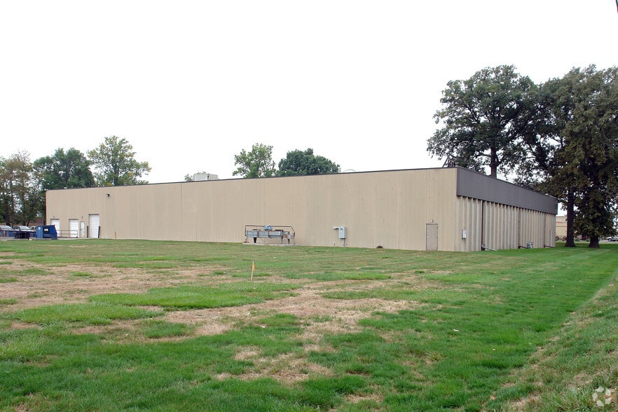 More Photos Of 8501 Moller Rd, Indianapolis Flex For Lease