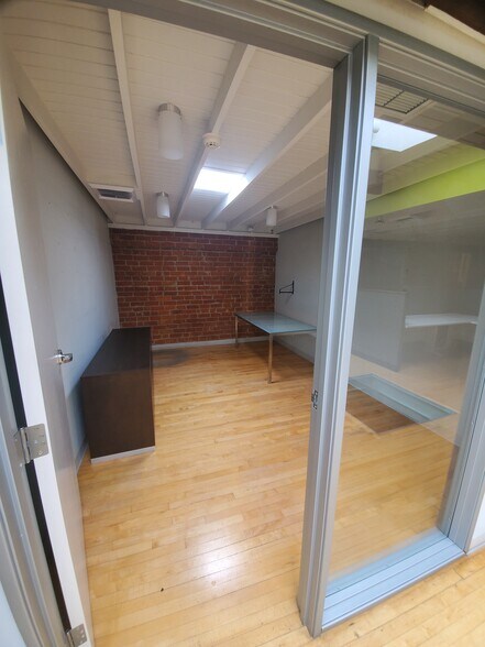 More Photos Of 4716 Vineland Ave, North Hollywood Loft Creative Space For Lease