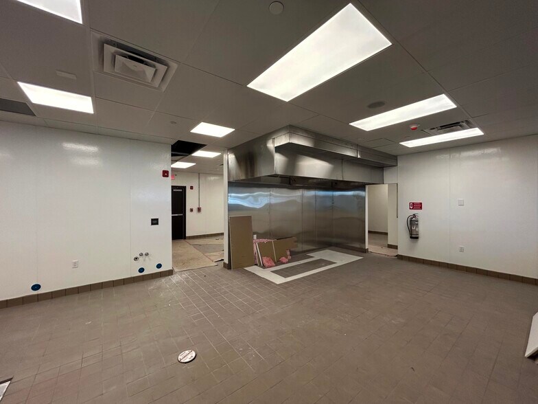 More Photos Of 4321 Wyoming Blvd NE, Albuquerque General Retail For Sale