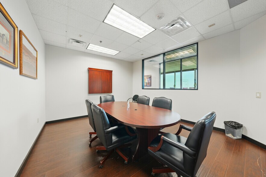 More Photos Of 9999 Bellaire Blvd, Houston Medical For Sale