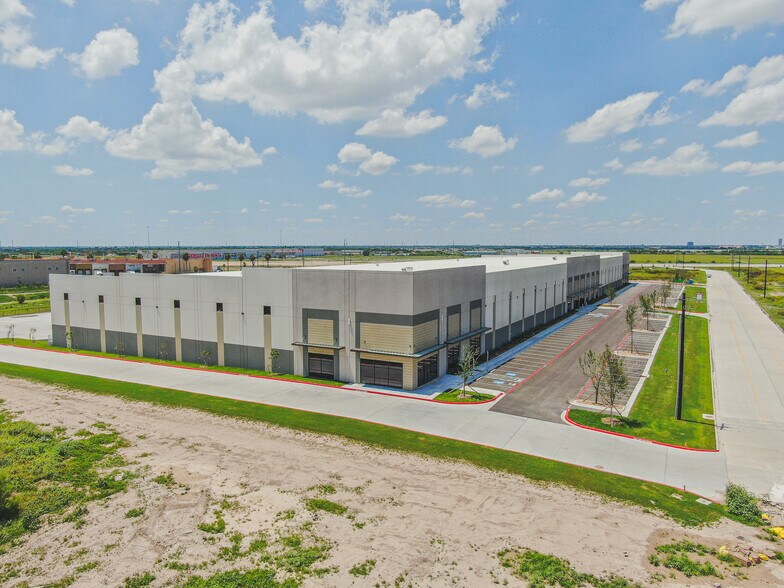 More Photos Of 6200 S 16th St, Mc Allen Warehouse For Lease