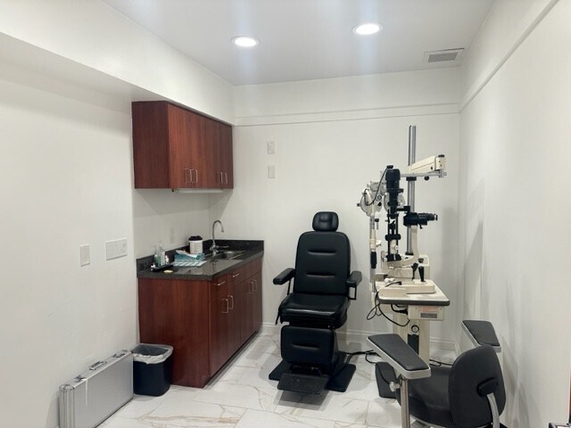 More Photos Of 11600 Wilshire Blvd, Los Angeles Medical For Lease