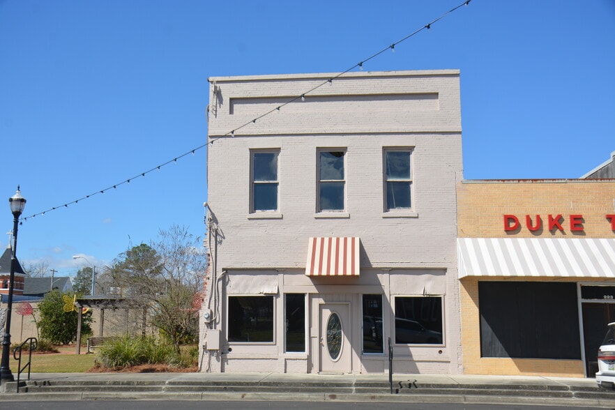 More Photos Of 217 Court Ave, Elba Storefront Retail Office For Sale