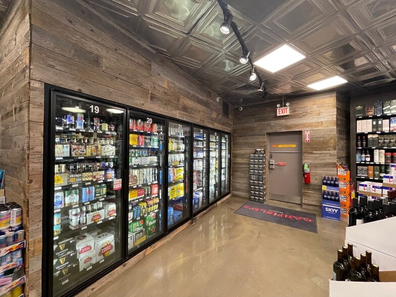 More Photos Of 3200-3206 N Lincoln Ave, Chicago Storefront Retail Office For Lease
