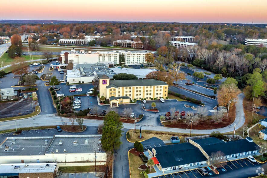 More Photos Of 1901 Rockland Rd, Columbia Hotel For Sale