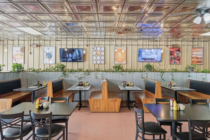 More Photos Of 715 1st Corso, Nebraska City Restaurant For Sale