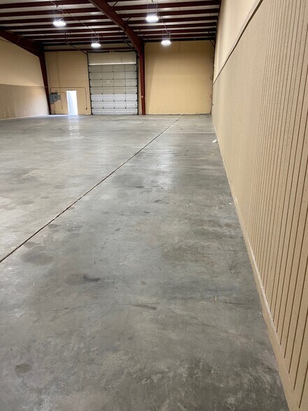 More Photos Of 5708 N Shepherd Dr, Houston Unknown For Lease