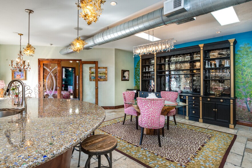 More Photos Of 2150 Curtis St, Denver Storefront Retail Office For Sale