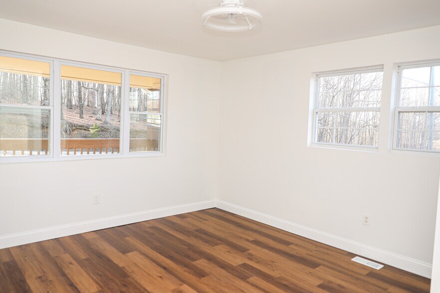 More Photos Of 643 Highway 9 S, Dawsonville Office Residential For Sale