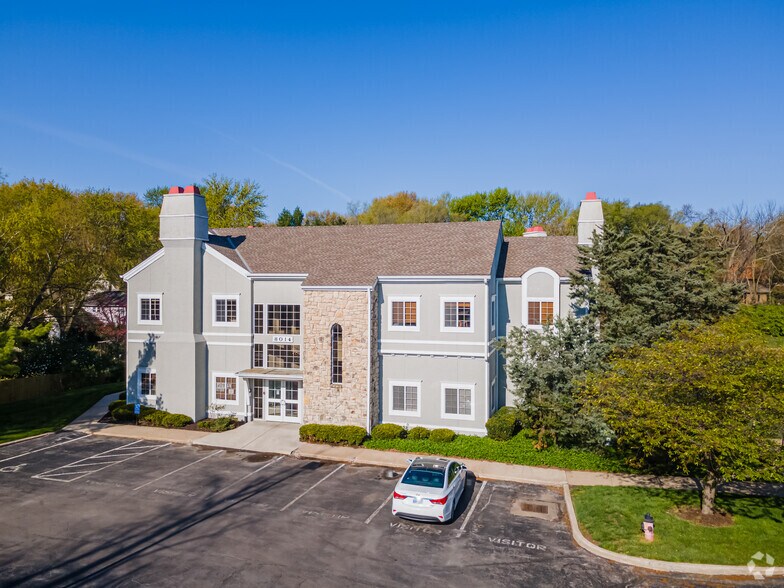 More Photos Of 8014 State Line Rd, Prairie Village Office For Lease