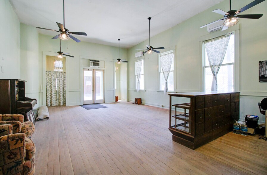 More Photos Of 155 S Miami Ave, Miami Storefront Retail Residential For Sale