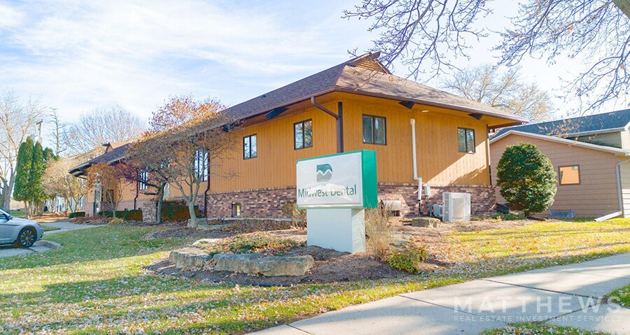 Primary Photo Of 910 Iowa Ave, Wisconsin Dells Office For Sale