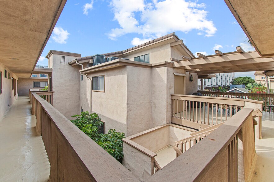 More Photos Of 4069 Goldfinch St, San Diego Apartments For Sale