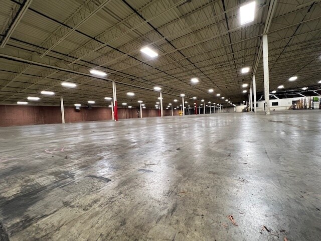 More Photos Of 106 Somerset Dr, Conover Manufacturing For Lease