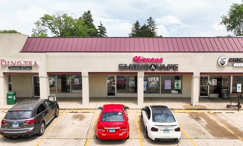 More Photos Of 2202-2230 W Algonquin Rd, Rolling Meadows General Retail For Sale