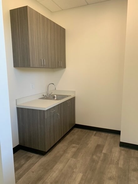 More Photos Of 28281 Crown Valley Pky, Laguna Niguel Medical For Lease