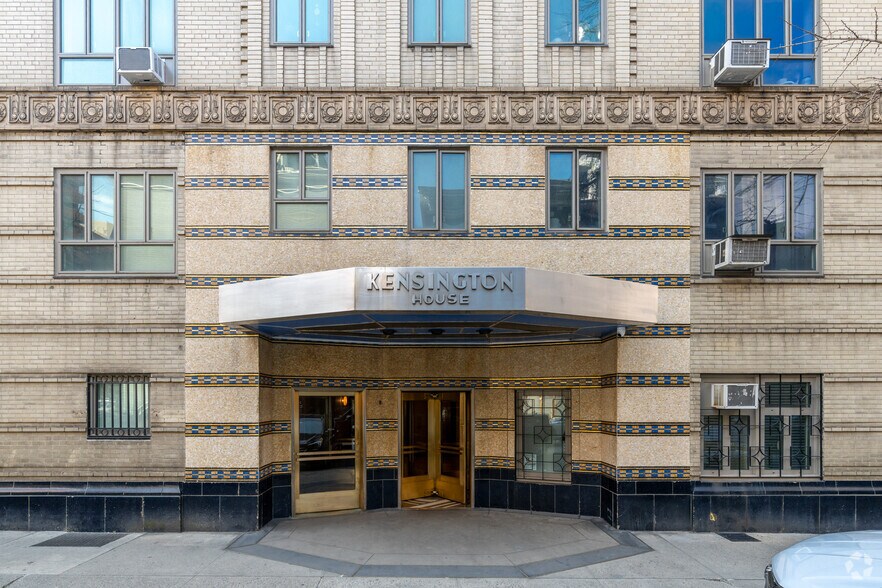 More Photos Of 160 7th Ave, New York Apartments For Lease