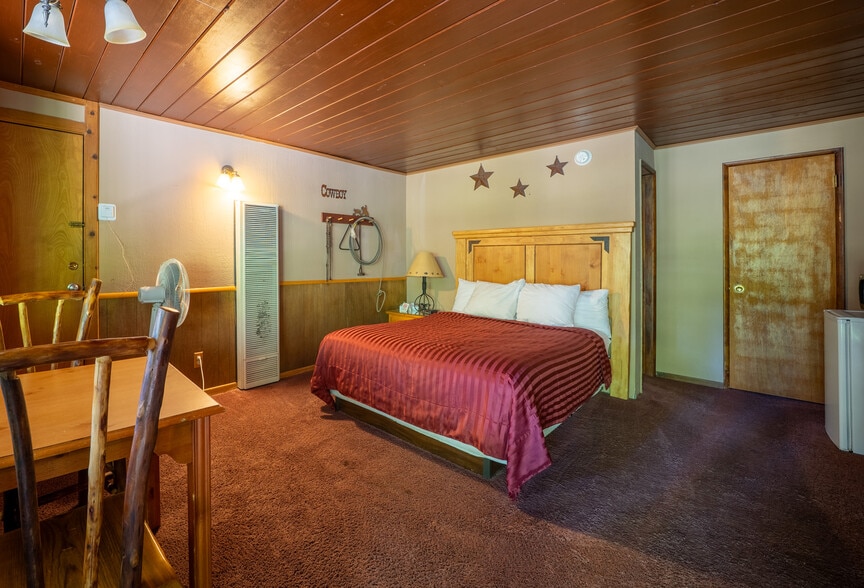 More Photos Of 42268 Moonridge Rd, Big Bear Lake Hotel For Sale