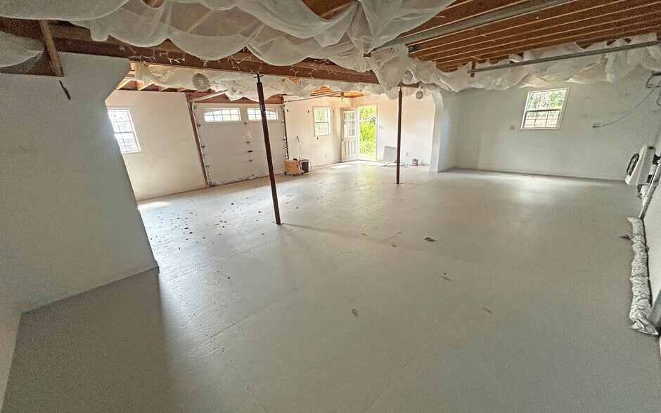 More Photos Of 1055 Lincoln Way E, Chambersburg General Retail For Sale