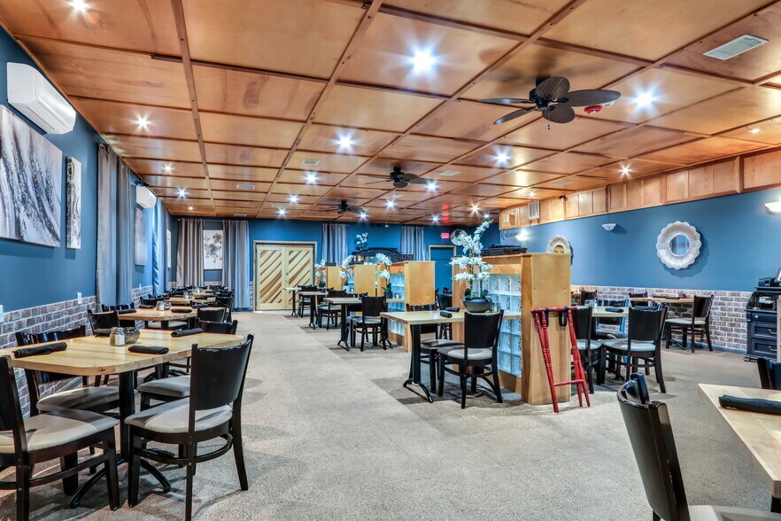 More Photos Of 2816 Route 120, Mchenry Restaurant For Sale