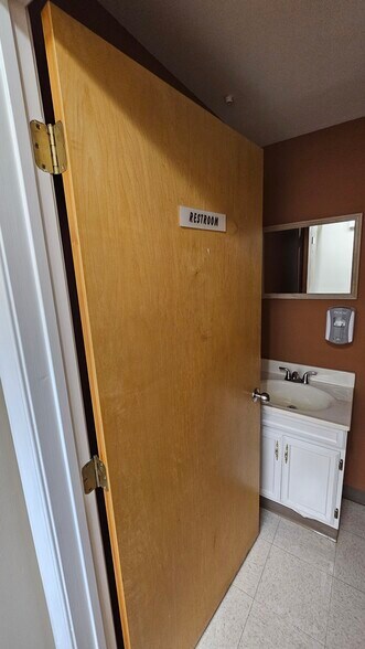 More Photos Of 7131 Rising Sun Ave, Philadelphia Office For Lease