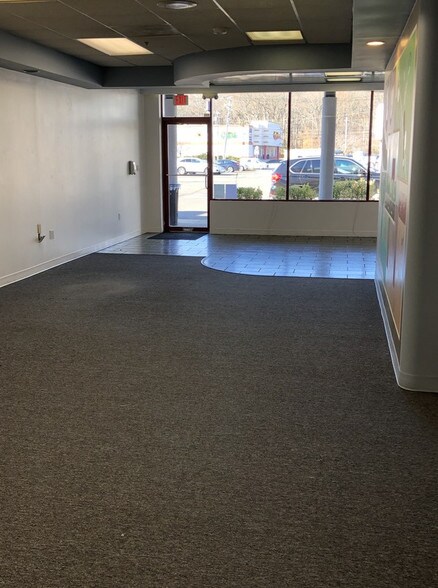 More Photos Of 1842 E Jericho Tpke, Huntington Station Unknown For Lease
