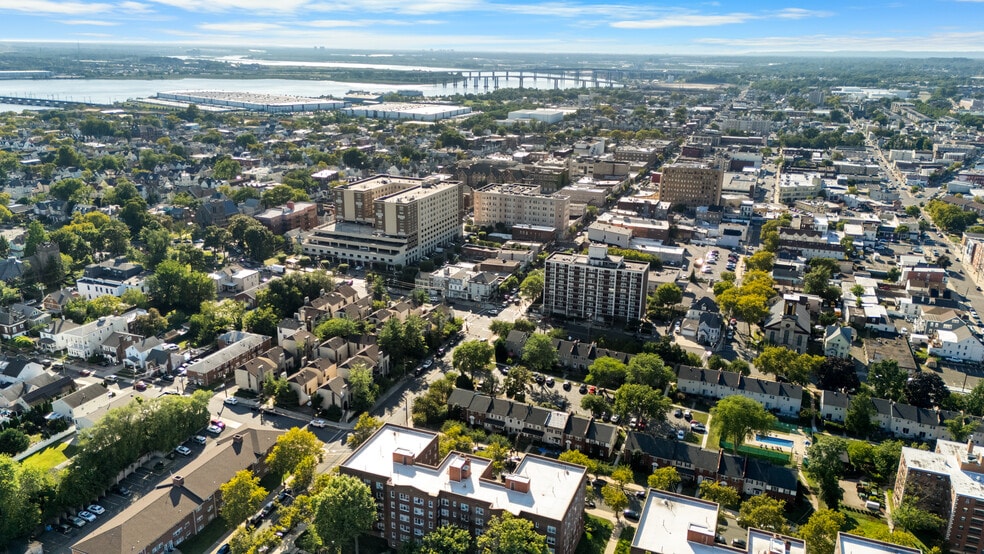 More Photos Of 81 Smith St, Perth Amboy Storefront Retail Residential For Sale