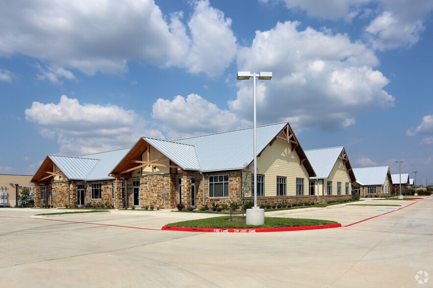 More Photos Of 11525 S Fry Rd, Katy Unknown For Lease