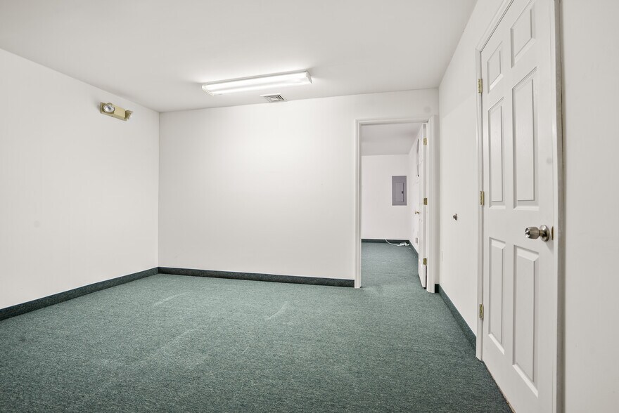 More Photos Of 234 Main St, Lincoln Park Storefront Retail Office For Lease