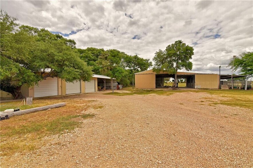 More Photos Of 1087 Seawillow Rd, Lockhart Land For Sale