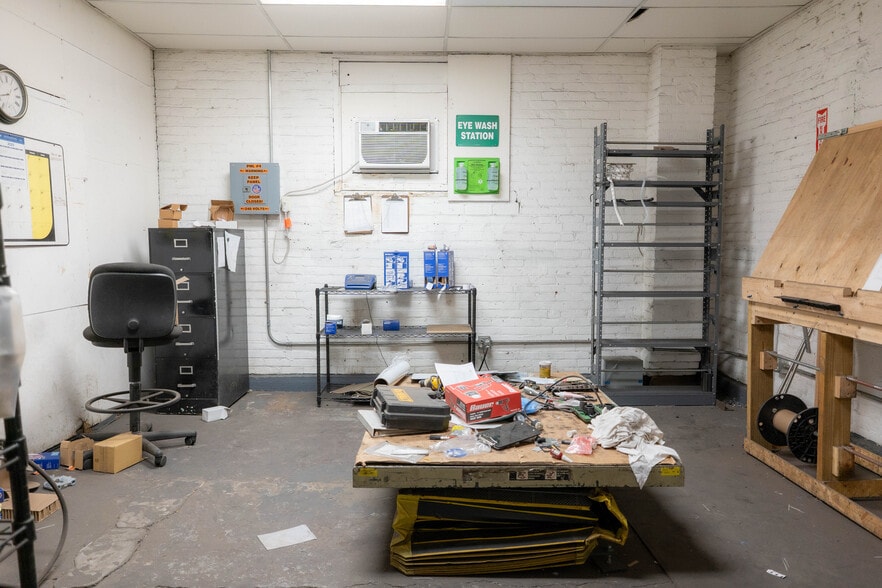 More Photos Of 2424 Columbus Rd, Springfield Warehouse For Sale