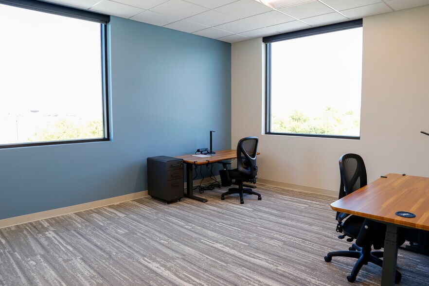 More Photos Of 4324 Mapleshade Ln, Plano Coworking Space