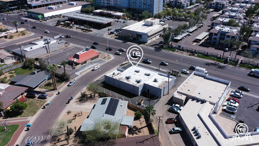 More Photos Of 500 W Indian School Rd, Phoenix Storefront For Sale
