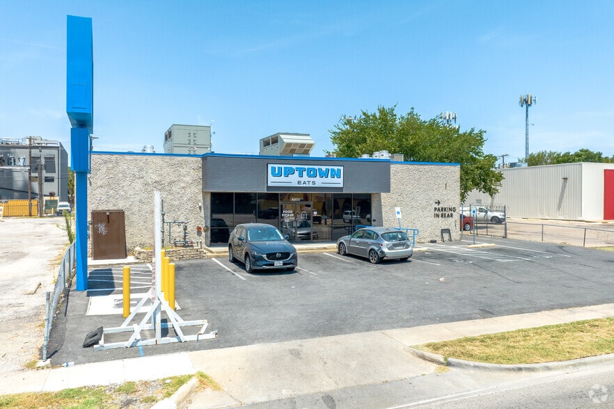More Photos Of 4321 Live Oak St, Dallas Freestanding For Lease